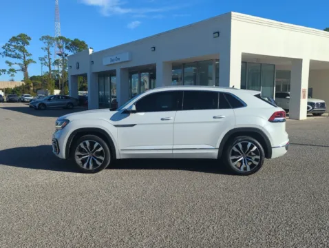 More photos of 2022 Volkswagen Atlas Cross Sport 3.6L V6 SEL Premium R-Line at Step One Volkswagen Fort Walton Beach, FL
