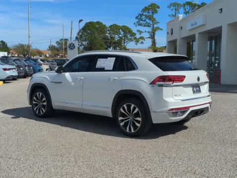 More photos of 2022 Volkswagen Atlas Cross Sport 3.6L V6 SEL Premium R-Line at Step One Volkswagen Fort Walton Beach, FL