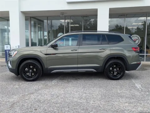 More photos of 2025 Volkswagen Atlas 2.0T Peak Edition at Step One Volkswagen Fort Walton Beach, FL