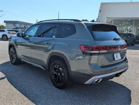 More photos of 2025 Volkswagen Atlas 2.0T Peak Edition at Step One Volkswagen Fort Walton Beach, FL