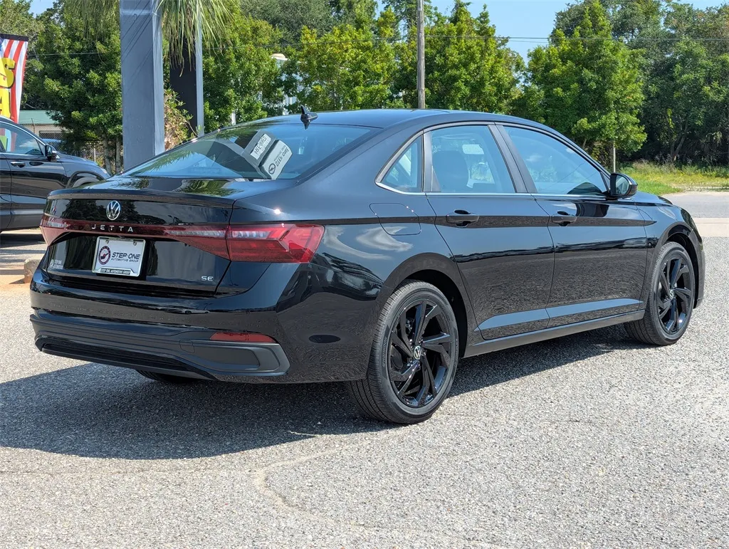 2025 Volkswagen Jetta 1.5T SE photo 2