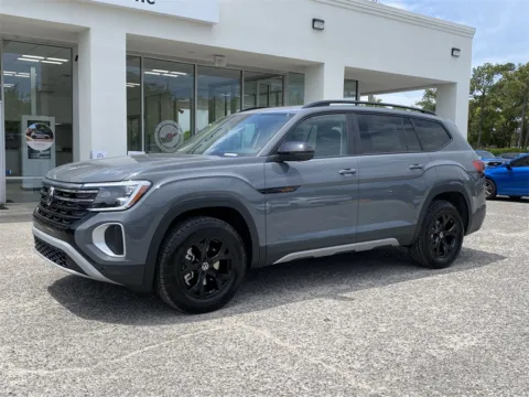 More photos of 2025 Volkswagen Atlas 2.0T Peak Edition at Step One Volkswagen Fort Walton Beach, FL