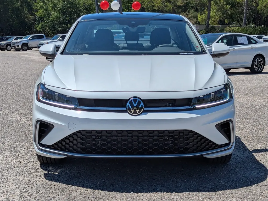2025 Volkswagen Jetta 1.5T SE photo 3
