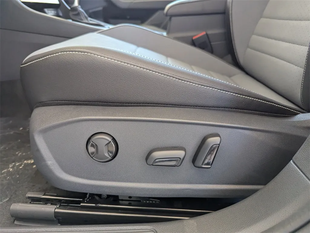 2025 Volkswagen Jetta 1.5T SE photo 4
