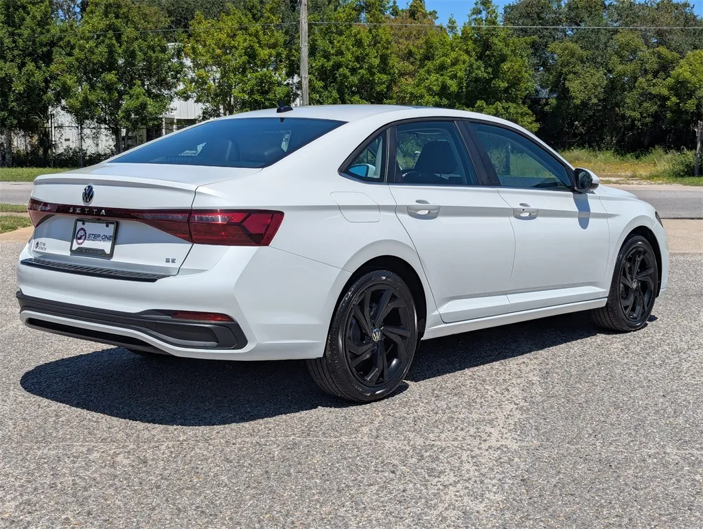 2025 Volkswagen Jetta 1.5T SE photo 2