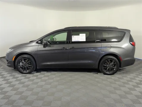 More photos of 2020 Chrysler Pacifica Launch Edition at Step One Volkswagen Fort Walton Beach, FL