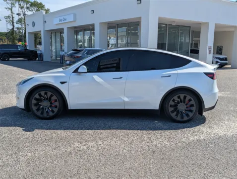 More photos of 2022 Tesla Model Y Performance at Step One Volkswagen Fort Walton Beach, FL