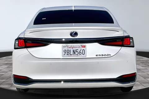 More photos of 2022 Lexus ES 300h at Redlands CDJR, CA