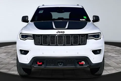 More photos of 2018 Jeep Grand Cherokee Trailhawk at Redlands CDJR, CA