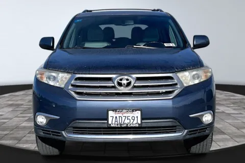 More photos of 2013 Toyota Highlander Base Plus V6 at Redlands CDJR, CA