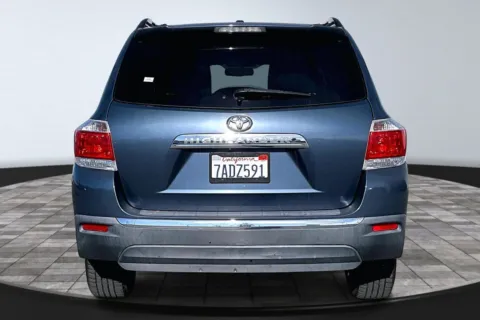 More photos of 2013 Toyota Highlander Base Plus V6 at Redlands CDJR, CA