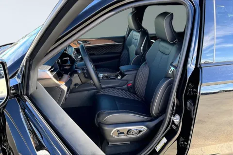 Another view of 2026 Jeep Grand Cherokee L Summit for sale in Redlands, CA at Redlands CDJR