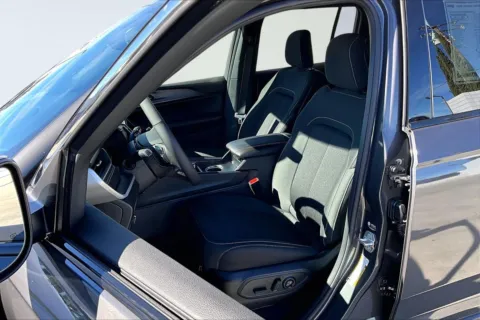 Another view of 2026 Jeep Grand Cherokee Laredo for sale in Redlands, CA at Redlands CDJR