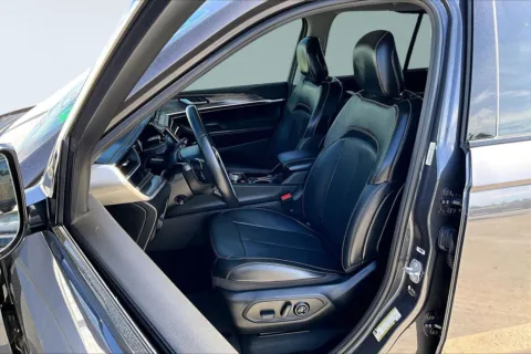 Another view of 2022 Jeep Grand Cherokee Limited for sale in Redlands, CA at Redlands CDJR