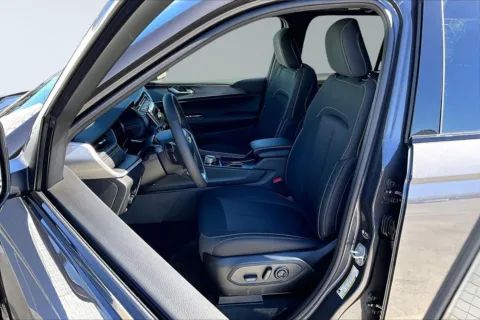 Another view of 2026 Jeep Grand Cherokee Laredo X for sale in Redlands, CA at Redlands CDJR