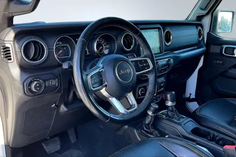 More photos of 2020 Jeep Gladiator Overland at Redlands CDJR, CA