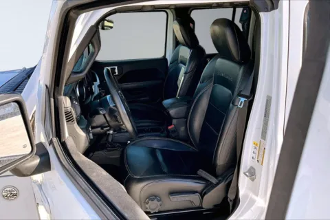Another view of 2020 Jeep Gladiator Overland for sale in Redlands, CA at Redlands CDJR