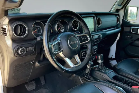 More photos of 2020 Jeep Gladiator Overland at Redlands CDJR, CA