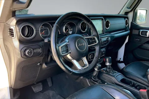 More photos of 2020 Jeep Gladiator Overland at Redlands CDJR, CA
