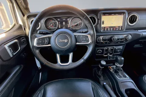More photos of 2020 Jeep Gladiator Overland at Redlands CDJR, CA