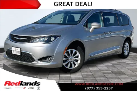Silver 2018 Chrysler Pacifica Touring L for sale in Redlands, CA