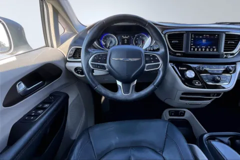 More photos of 2018 Chrysler Pacifica Touring L at Redlands CDJR, CA
