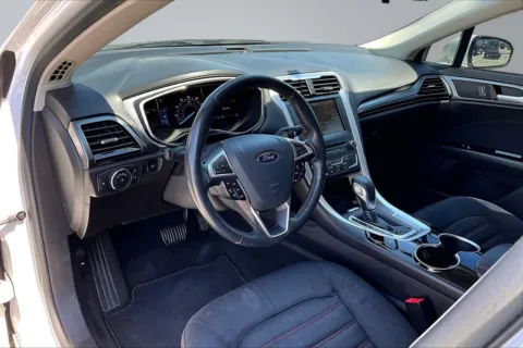 More photos of 2016 Ford Fusion SE at Redlands CDJR, CA