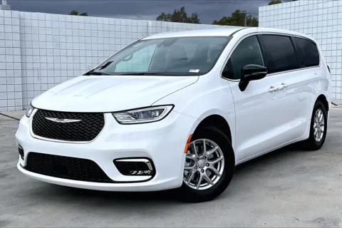 Photos of 2026 Chrysler Pacifica Select for sale in Redlands, CA at Redlands CDJR