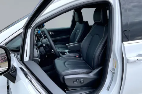 Another view of 2026 Chrysler Pacifica Select for sale in Redlands, CA at Redlands CDJR