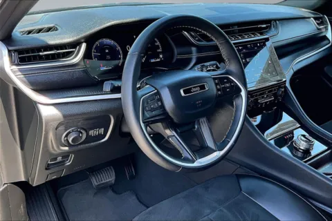More photos of 2024 Jeep Grand Cherokee L Altitude at Redlands CDJR, CA
