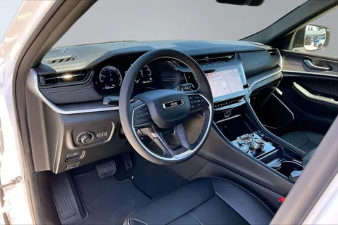 More photos of 2026 Jeep Grand Cherokee Limited at Redlands CDJR, CA