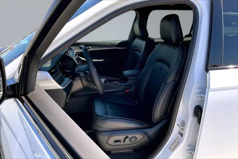 Another view of 2026 Jeep Grand Cherokee L Limited for sale in Redlands, CA at Redlands CDJR