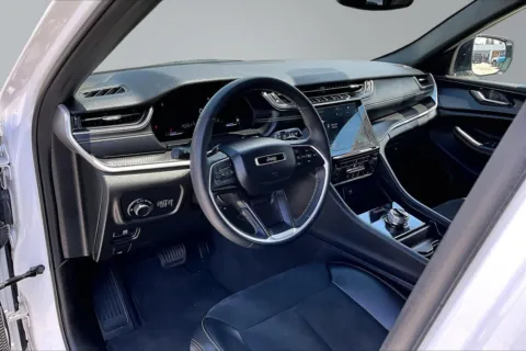More photos of 2024 Jeep Grand Cherokee Altitude at Redlands CDJR, CA