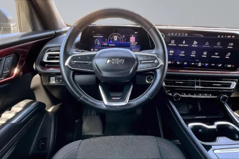 More photos of 2024 Chevrolet Traverse Z71 at Redlands CDJR, CA