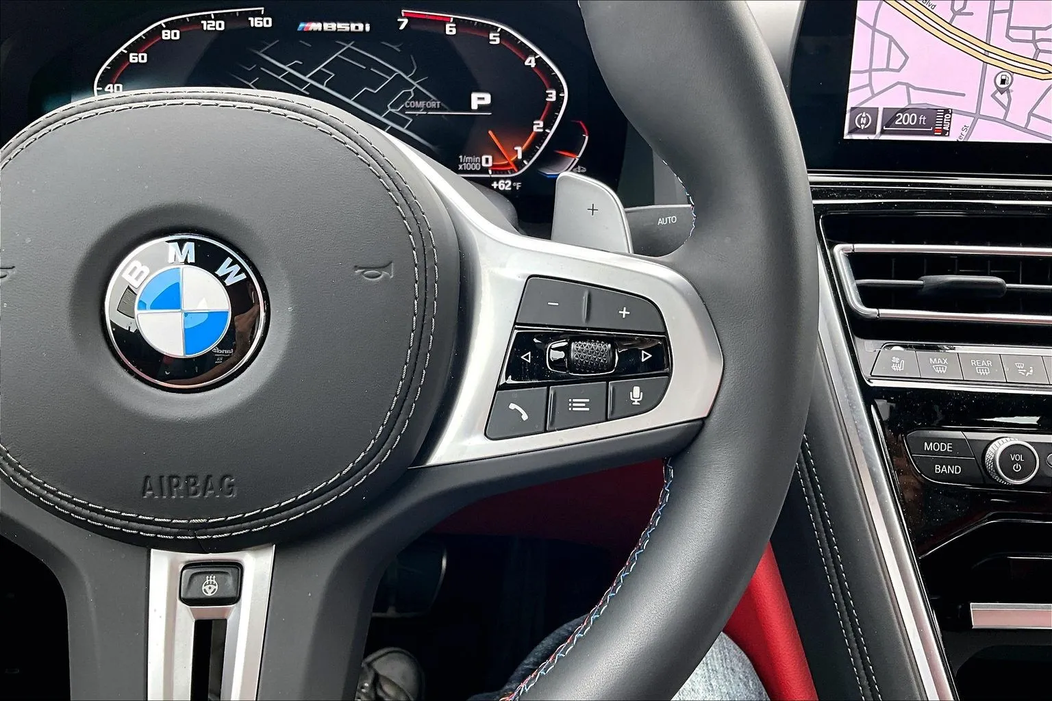 2026 BMW 8 Series M850i - Photo 7