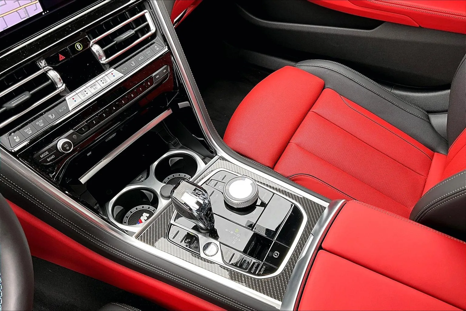 2026 BMW 8 Series M850i - Photo 11