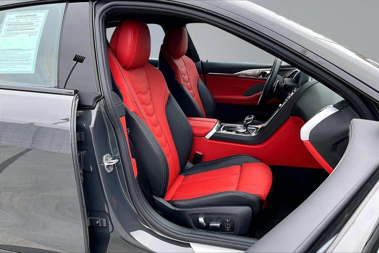2026 BMW 8 Series M850i - Photo 16
