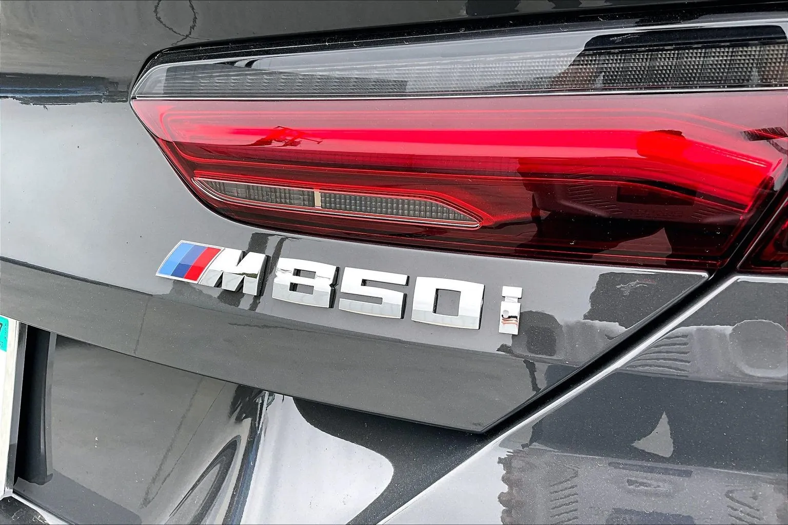 2026 BMW 8 Series M850i - Photo 24