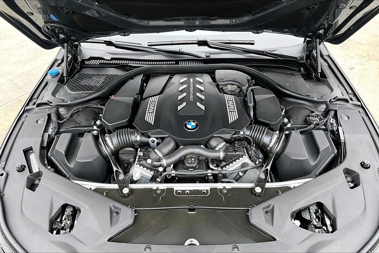 2026 BMW 8 Series M850i - Photo 30