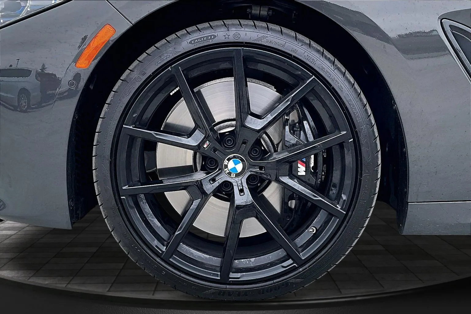2026 BMW 8 Series M850i - Photo 32