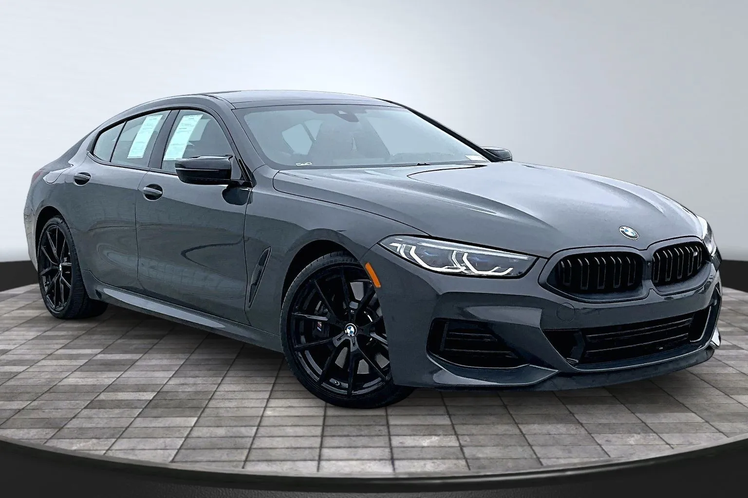 2026 BMW 8 Series M850i - Photo 37
