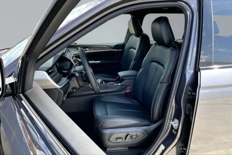 Another view of 2026 Jeep Grand Cherokee L Limited for sale in Redlands, CA at Redlands CDJR