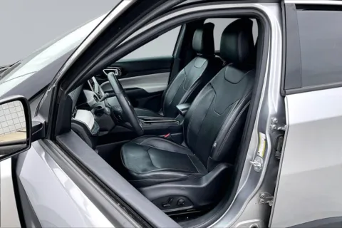 Another view of 2023 Jeep Compass Limited for sale in Redlands, CA at Redlands CDJR