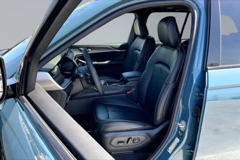Another view of 2026 Jeep Grand Cherokee Limited for sale in Redlands, CA at Redlands CDJR