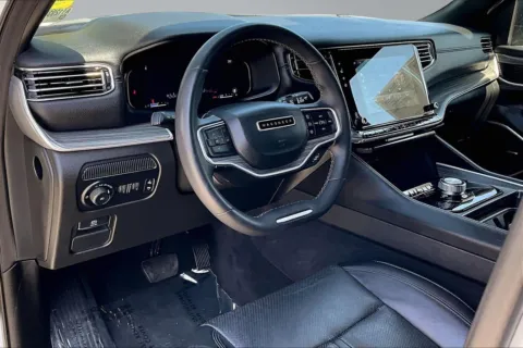 More photos of 2023 Jeep Wagoneer L Series II at Redlands CDJR, CA