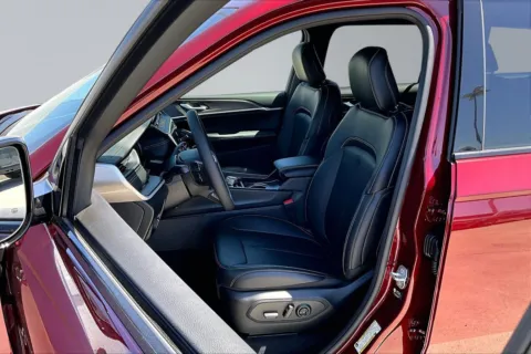 Another view of 2026 Jeep Grand Cherokee L Limited for sale in Redlands, CA at Redlands CDJR