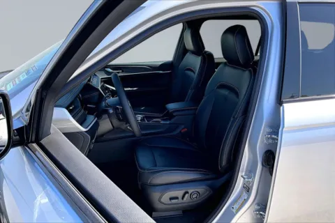 Another view of 2026 Jeep Grand Cherokee L Limited for sale in Redlands, CA at Redlands CDJR