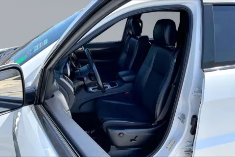 Another view of 2020 Jeep Grand Cherokee Altitude for sale in Redlands, CA at Redlands CDJR