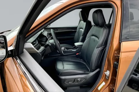 Another view of 2026 Jeep Grand Cherokee Limited for sale in Redlands, CA at Redlands CDJR