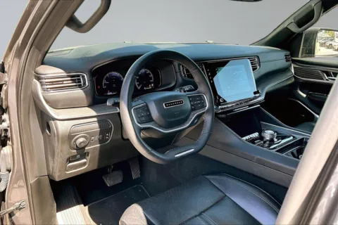 More photos of 2024 Jeep Wagoneer L Series II at Redlands CDJR, CA